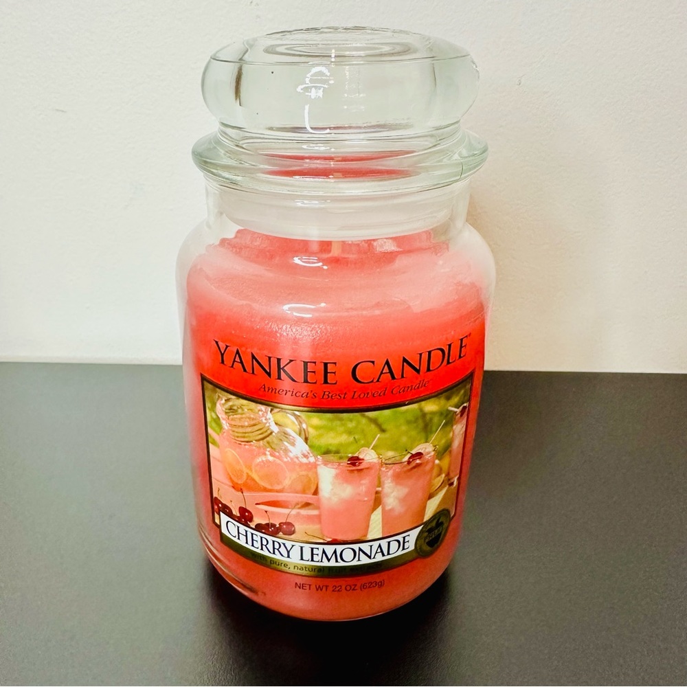 NEW! Yankee Candle Cherry Lemonade Large Jar Candle 22oz Retired! RARE! - Picture 2 of 7